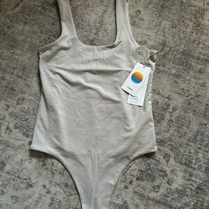 NWT Vuori Scoop Neck Bodysuit